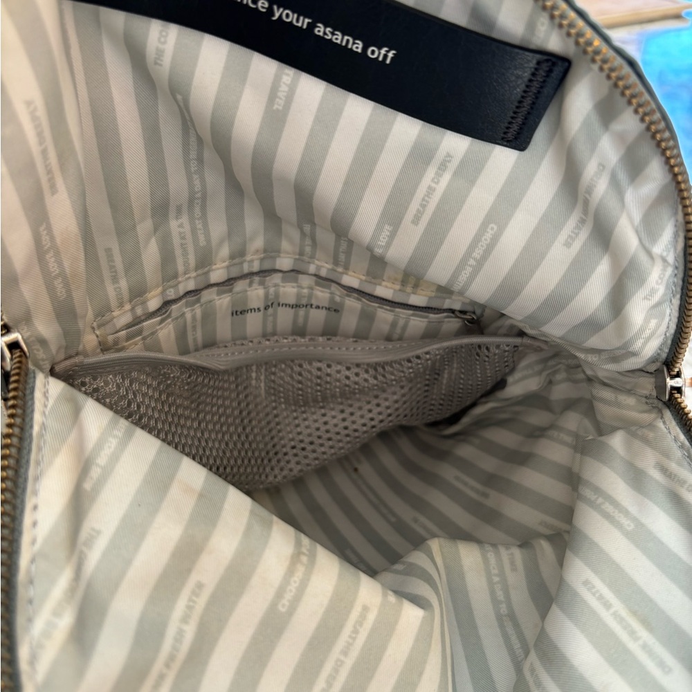 Lululemon Festival Bag Earl Gray - Picture 3 of 3